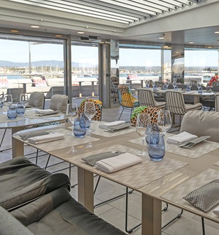 Yacht Club, Scenic Eclipse II