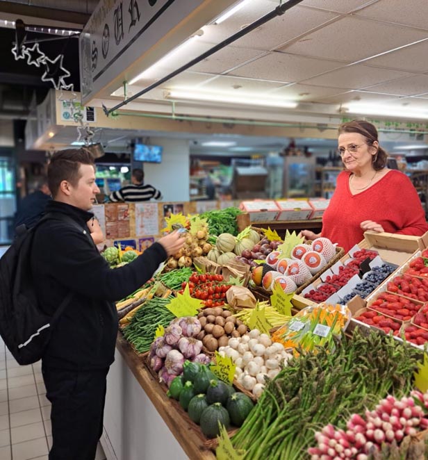 Shop with a chef in Avignon, France