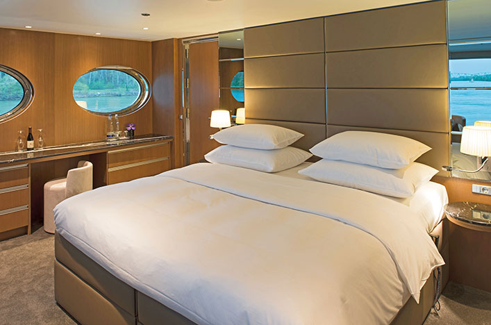 Luxury queen size Scenic Slumber Bed