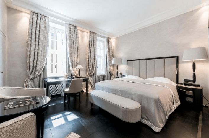 Bayerischer Hof, Munich