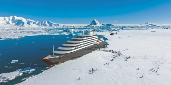 Scenic Eclipse in Hanusse Bay